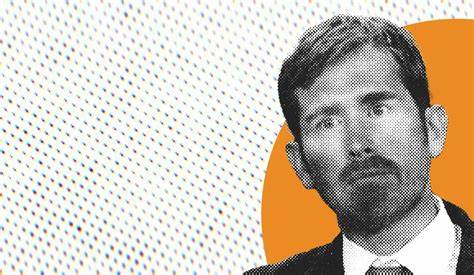 深入解析Pegasus间谍软件的运行机制及其对个人隐私和社会安全的深远影响,探索国家监控技术的发展与应对策略。
