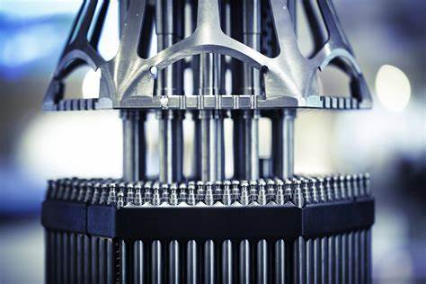 本文深入解析核能初创企业Deep Fission通过一种不寻常的SPAC反向合并方式完成上市,探讨其独特技术路线、融资背景以及未来核能产业的潜力与挑战。文章结合行业现状与政策环境,展望小型地下核电站如何在能源转型中扮演重要角色。
