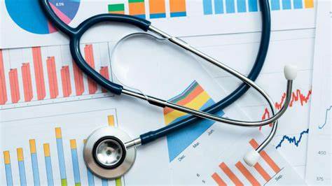 近年来,美国医疗行业面临着前所未有的人员流失危机。超过一半的医疗从业者计划在明年跳槽,反映出行业的严峻挑战和结构性问题。本文深度探讨医护人员离职的原因、现状及可能的解决路径。
