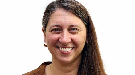 RSM成功进入三大全国政府采购框架,涵盖审计、咨询和健康领域,彰显其在公共部门的战略布局与专业实力,推动政府治理现代化和可持续发展。本文详细解析RSM如何凭借专业团队与全球资源优势,助力英国公共部门应对挑战,实现高效管理和创新发展。
