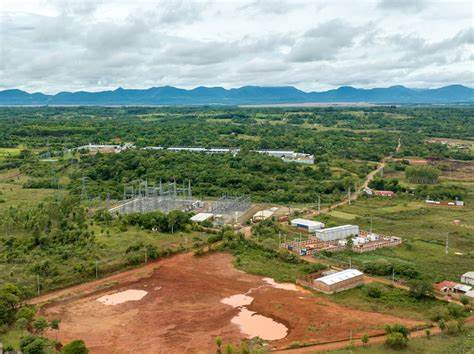 巴拉圭圣露西亚镇因其廉价的水电资源吸引了加密货币挖矿企业,但居民却因持续六个月的噪音困扰身心健康,掀起了一场针对加密农场的抗争。本文深入探讨这一事件的背景、影响以及当地居民与企业和政府之间的复杂角力。
