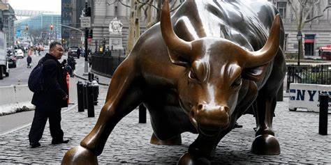 围绕利率、银行业、资产管理、金融科技与监管等多维视角,提供市场动态解读与可操作的投资与风险管理建议,帮助专业与个人投资者把握金融服务领域的关键机会与挑战
