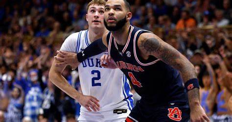 全面解析2024-25赛季NCAA男子篮球联盟最新排名预测,深入剖析顶级球队阵容变化以及关键球员表现,展望新赛季的竞争态势和潜在黑马,助力球迷与分析师洞察赛季趋势。
