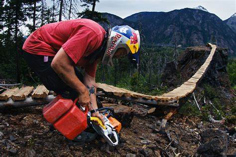 挪威顶级山地车选手布拉格·维斯塔维克因严重椎间盘突出接受手术治疗,本文详细分析其康复过程、职业生涯影响及专业运动员如何应对运动损伤的挑战。
