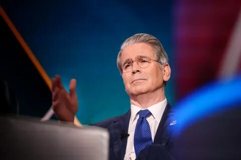 探讨美国财政部长斯科特·贝森特与美联储官员在抵押贷款文件中出现的矛盾承诺背后的真相,揭示抵押贷款申报中的复杂性,并分析此类情况对房地产市场和政策执行的影响。
