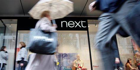 随着英国经济前景日益黯淡,企业纷纷下调业绩指引,导致股市出现显著波动。本文深入分析经济数据和市场反应,探讨企业缺乏指导性预期对投资者信心及整体经济走向的影响。
