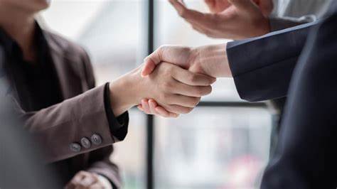 Privia Health通过收购Evolent的ACO业务,显著扩大了价值基础医疗的覆盖范围,提升了医疗服务质量和成本效益,标志着医疗行业迈向更加高效和协同的未来。本文深入探讨此次收购的背景、意义及对价值医疗发展的深远影响。
