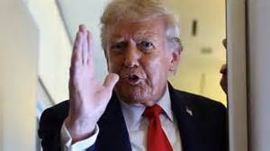 在人工智能快速发展的时代背景下,特朗普政府提出的AI计划不仅聚焦技术创新,还高度重视维护市场竞争秩序,推动反托拉斯执法力度,以防止行业垄断和不公平竞争现象,为美国AI行业的可持续发展保驾护航。
