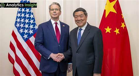 随着中美在TikTok交易达成初步协议,甲骨文股票表现强劲。此次跨国交易背后的背景、影响及未来发展趋势成为市场关注焦点,同时也反映出科技企业在全球数据安全和市场监管中的重要作用。
