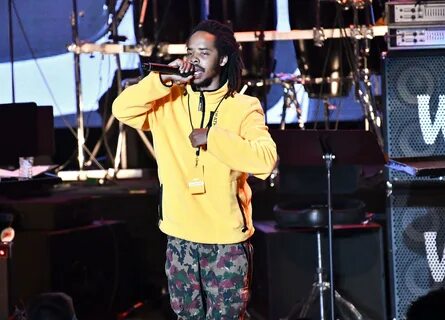 Earl Sweatshirt 近期宣布推迟与 MIKE 的联合巡演,同时参与了 Navy Blue 和 Harrison 的新专辑录制,本文深入探讨其音乐生涯的最新动态及行业影响。
