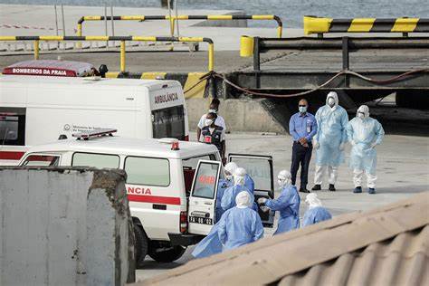 近期美国因邮轮上爆发汉塔病毒而加强监测,本文详细分析疫情背景、传播途径、防疫措施及旅行建议,助您了解如何安全出行。
