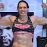 UFC BJJ 9的收视率问题引发行业关注,克劳迪娅·加德尔哈作为巴西柔术顶级选手,近日接受采访时分享了她对这一现象的看法。本文深入探讨了巴西柔术在商业化推广中的挑战,以及如何提升其全球影响力。
