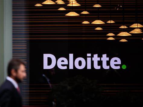 在全球营收回升的大背景下,德勤英国业务录得自2009年以来首次年度营收下滑。深入剖析造成这一转折的市场与公司层面因素,评估对英国咨询服务市场和客户的影响,并对德勤可能采取的应对策略与未来发展路径进行前瞻性分析。
