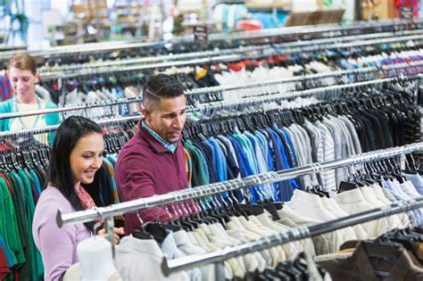 本文详细解析Stitch Fix近期财报表现及其股票大幅下跌的原因,探讨公司营收增长与客户流失的矛盾现象,分析未来发展前景及投资价值,为投资者提供全面参考。
