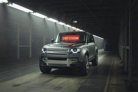 捷豹路虎因网络攻击导致生产停滞,引发供应链危机和工作岗位流失,英国议员和工会呼吁政府采取紧急干预措施,以保障汽车产业及相关社群的稳定。
