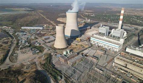 津巴布韦与印度津达尔钢铁旗下子公司Jindal Africa签署价值4.55亿美元的合作协议,展开为期15年的火电厂改造项目,致力于提升国家电力供应能力,缓解能源短缺困境。
