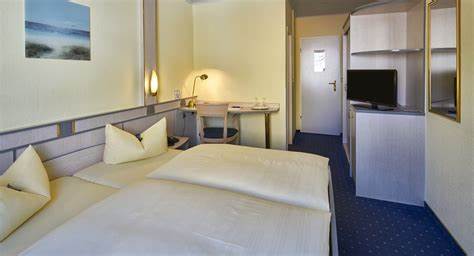 探索慕尼黑Hotel Alfa酒店的详细信息,了解其优越地理位置、舒适设施、亲子友好及宠物政策。本文助您轻松规划2025年慕尼黑旅行,实现性价比极高的住宿体验。
