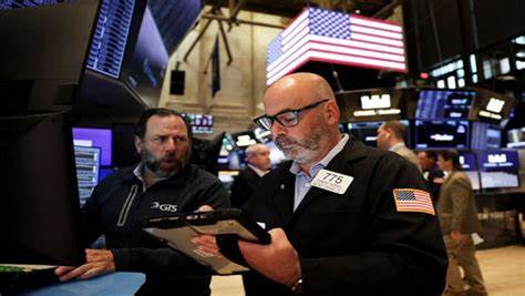 在政府预算僵局可能引发关门的背景下,华尔街期货表现相对强劲。解读当下市场情绪、关键数据与政策信号,评估各类资产和板块受影响的路径,提供投资者在不确定环境中的策略与观察要点。
