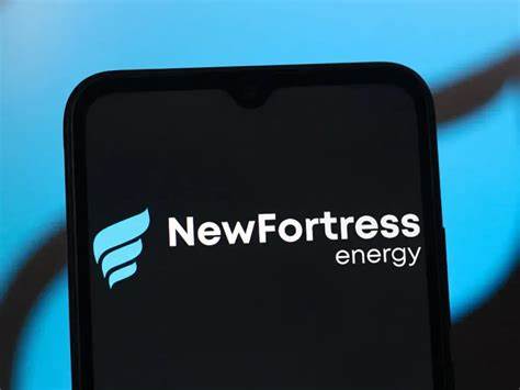 深入探讨New Fortress Energy近期股价飙升的核心驱动力,涵盖其与波多黎各达成的重要液化天然气供应协议,财务现状及未来展望,助力投资者全面理解该能源企业的市场表现。
