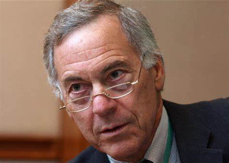 解析经济学家Steve Hanke对AI繁荣可能演变为泡沫的观点,审视关键企业增长预期、历史教训与投资风险,为读者提供判断市场过热与防范下行的实用视角和策略
