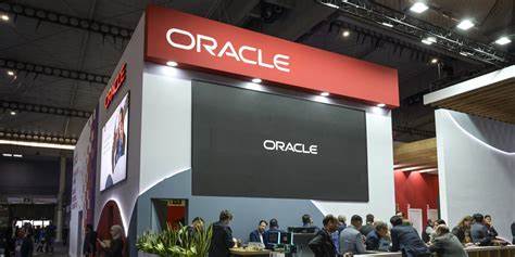 甲骨文(Oracle)与OpenAI达成价值3000亿美元的云计算合作协议,标志着人工智能与云计算深度融合的新时代开启。此次战略合作不仅将推动云计算技术的创新发展,还将加速AI应用的广泛落地,改变全球科技生态格局。
