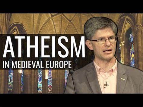 从社会、法律与思想史角度出发,剖析中世纪欧洲为何没有我们今天理解的"有组织无神论",却存在广泛的怀疑、亵渎与实用主义不信,探讨普通人如何在信仰压力下保持怀疑或隐秘不信,并分析教会与世俗权力的反应与长期影响。
