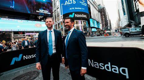 探讨特朗普家族旗下加密货币World Liberty Financial代币的市场表现及内幕交易安排,解读其如何在加密货币初期交易中确保巨额收益,揭示加密经济与政治家族商业运作的深度交织。
