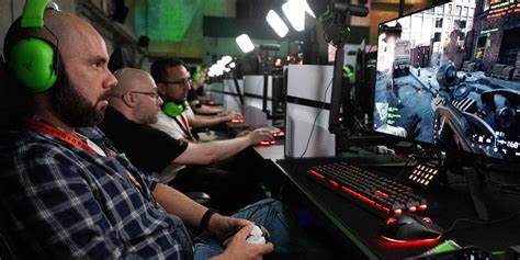 探讨EA(艺电)为何有动机和能力摆脱华尔街短期收益的束缚,分析行业背景、商业模式转型、玩家与监管压力、技术趋势以及这对公司、玩家和投资者的潜在影响。
