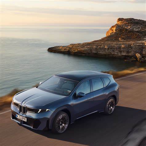 深入剖析BMW iX3在设计、技术、续航和智能互联方面的最新创新,展现其作为中型纯电SUV的市场竞争力及卓越驾驶体验。
