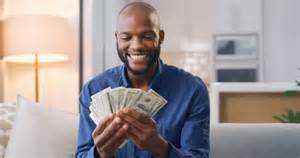 深入分析AbbVie的股票投资价值,探讨其稳定的股息政策、丰富的药物研发管线以及市场表现,助力投资者把握制药行业的长期趋势与潜在机遇。
