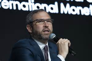 瑞波币(XRP)与美国证券交易委员会(SEC)之间长达数年的法律纷争尘埃落定,推动XRP相关交易所交易基金(ETF)重新成为投资者关注的焦点。这一进展不仅为加密市场注入新活力,也为数字资产的合规化发展提供了重要示范。
