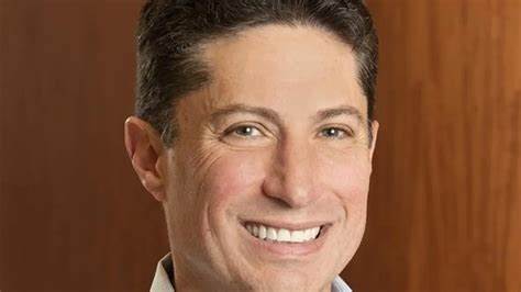 本文深度解析Atrium Hospitality近期的高层领导变动,包括新任CEO Rob Mangiarelli的任命及其他关键高管岗位调整,探讨此次人事变动对于酒店管理行业和企业未来发展的深远影响。
