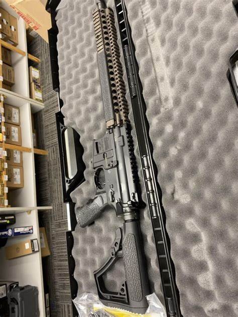 从创意发想到发布维护,讲述一个面向游戏和3D应用的枪械包从构思、建模、纹理、优化到社区运营的完整过程,结合Reddit反馈和实用SEO推广建议。
