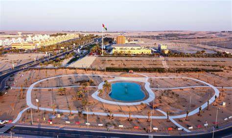 全面解析阿布扎比区域 الظفرة 的地理位置、社区环境、生活设施及周边配套,助力读者深刻了解这一独特区域的魅力及潜力。
