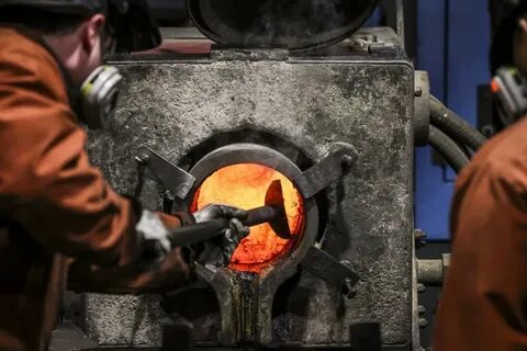 全面解析基础材料行业的最新市场动态,探讨行业发展驱动因素及未来趋势,帮助投资者和行业从业者洞悉市场机遇与挑战。
