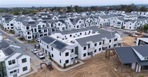 低利率拉动:八月美国待售房屋签约反弹的深度解读
