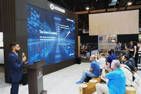 2025年RE+展会上,HiTHIUM发布了其创新的AI数据中心能源存储解决方案,展示了其在能源转型和安全技术领域的领先实力。此举不仅为快速增长的AI数据中心提供了高效、环保的能源支持,也强化了公司在北美市场的布局,掀开了未来智能能源管理的新篇章。
