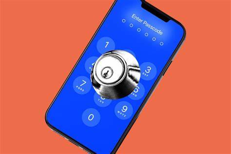 围绕英国政府要求苹果提供iCloud访问权限的争议再次升温,本文梳理事件来龙去脉,解析技术实现与风险,评估法律和国际关系影响,并为用户与决策者提供可行建议。
