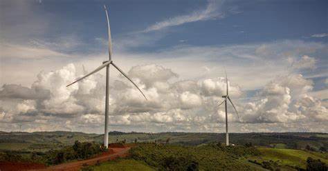 透视中国绿色科技领域的快速崛起,探讨其在推动全球能源转型的同时,对发展中国家和国际社会可能带来的复杂影响和挑战。
