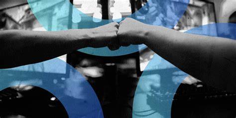 一家专注于电竞和游戏娱乐的纳斯达克上市公司通过将比特币和以太坊纳入企业资产,股价大幅攀升,展示出加密货币投资带来的潜在巨大价值和未来发展趋势。本文深入解析该企业的投资策略及其对电竞行业的深远影响。
