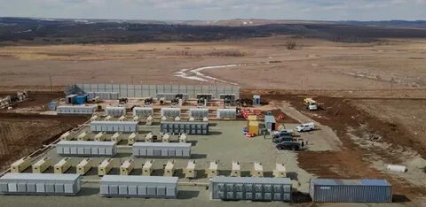 随着全球加密货币行业的发展,俄罗斯的加密货币矿工正逐渐迁往大城市寻求更多资源和便利。然而,这一趋势不仅带来新的机遇,也伴随着许多未曾预料的挑战,影响着矿工的运营效率和行业生态。文章深入探讨了俄罗斯矿工迁移的动因、现状以及面临的主要问题。
