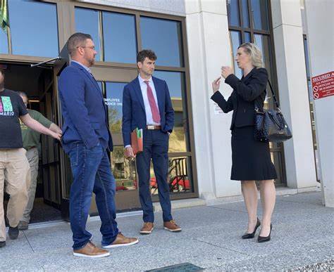 本文深入探讨了涉及逾千万美元银行诈骗案件中的加密货币诉讼进展,分析案件背后的法律纠纷、涉案人物以及对加密货币监管及金融安全的潜在影响。
