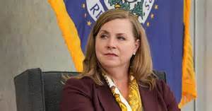 美联储监管部门领导鲍曼宣布,监管机构计划在2026年初推出改版后的巴塞尔资本规则,新规将更切合银行业需求,旨在优化资本要求,强化金融体系安全稳定。
