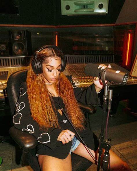 深入探讨BIA这位备受瞩目的音乐艺术家如何通过Instagram平台展示其独特魅力,分享她的成长历程、创作灵感及社交媒体策略,揭示她在数字时代的成功秘诀。
