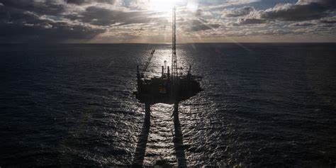 全面回顾能源与公用事业市场最新动态、政策走向与技术趋势,为投资者、行业决策者和专业读者提供可操作的洞见与市场分析
