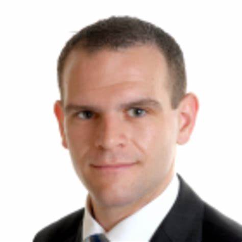 深入了解位于德国萨尔州梅特拉赫地区的Kiefer家族,通过《Das Telefonbuch》上的人物搜索,剖析德国地方姓氏分布及其社会文化背景,为读者呈现一幅丰富的人物社群地图。
