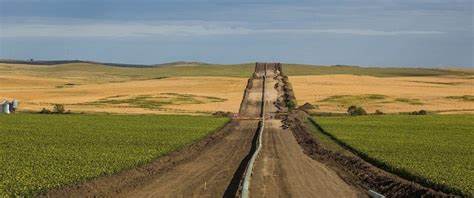 围绕有消息称私募股权可能退出对Pembina天然气基础设施的投资,解读背后的动因、潜在交易方式、估值与监管因素,以及对股东、债权人与能源市场的影响,为投资者提供可操作的思路与风险提示。
