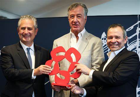 解析花旗将Banamex部分股权出售给费尔南多·奇科·帕尔多之后,为何选择以更多少数股东为策略、对潜在IPO与墨西哥金融市场的影响以及相关政治、监管与经营风险。
