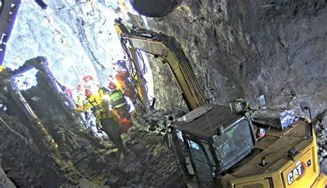 深入探讨美国矿业巨头Freeport-McMoRan公司在印度尼西亚中巴布亚的葛拉斯堡区块洞地下矿井发生的安全事故,解读事件经过、应急响应、矿业运营影响及未来展望。
