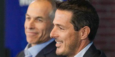 解读最被压注做空股票在暴涨后为何常出现动能减弱的迹象,分析影响反弹可持续性的关键指标、市场机制与风险管理方法,帮助投资者判断何时跟进、何时撤离。
